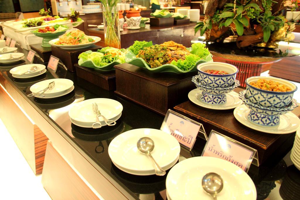 Grande Ville Hotel Bangkok Ngoại thất bức ảnh