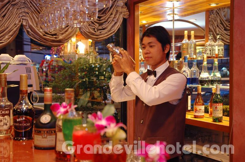 Grande Ville Hotel Bangkok Ngoại thất bức ảnh